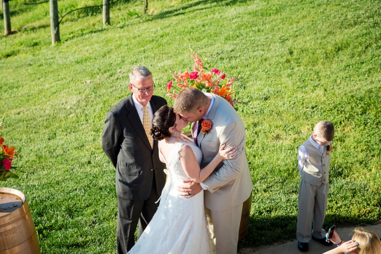 Potomac Point Winery Wedding | Angela Powell Woulfe, Powell Woulfe Photography